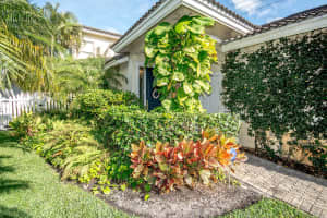 2193 Regents Cir, West Palm Beach, FL 33409, Sold 04/23/19