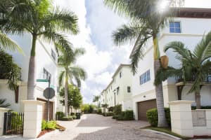 27 NW Hawthorne Pl, Boca Raton, FL 33432, Sold 07/09/19