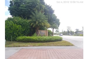 201 Lakeview Dr E, Royal Palm Beach, FL 33411, Sold 12/05/18