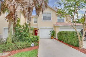 1112 Pinewood Lake Ct, Greenacres, FL 33415, Sold 11/30/18