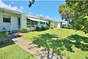 7375 W Oakridge Cir, Lantana, FL 33462, Sold 04/04/19