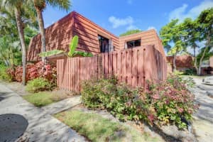 1450 Masters Cir, Delray Beach, FL 33445, Sold 12/12/18