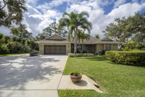 5419 Stately Oaks St, Fort Pierce, FL 34981, Sold 01/03/19