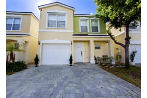 943 SW 15th St, Deerfield Beach, FL 33441, Sold 02/15/19