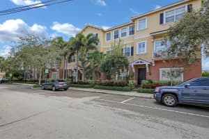 290 NE 5th Ave, Delray Beach, FL 33483, Sold 01/30/19