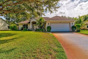 390 29th Ct SW, Vero Beach, FL 32968, Sold 02/27/19