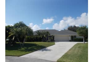 17 Crown Ct, Fort Pierce, FL 34949, Sold 12/20/18