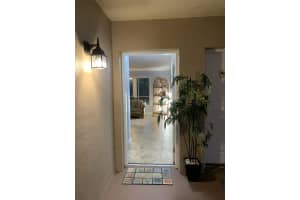 815 W Boynton Beach Blvd, Boynton Beach, FL 33426, Sold 01/30/19