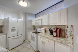 8201 Severn Dr, Boca Raton, FL 33433, Sold 12/07/18