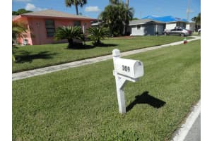 309 Canterbury Dr W, Riviera Beach, FL 33407, Sold 04/02/19