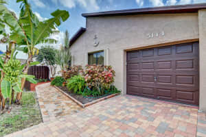 5144 Mirror Lakes Blvd, Boynton Beach, FL 33472, Sold 12/28/18