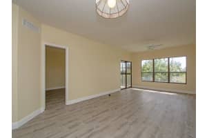 6175 S Mirror Lake Dr, Sebastian, FL 32958, Sold 04/10/19