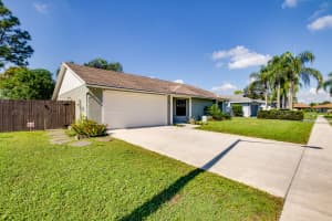155 Parkwood Dr, Royal Palm Beach, FL 33411, Sold 01/23/19