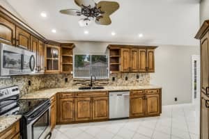 155 Parkwood Dr, Royal Palm Beach, FL 33411, Sold 01/23/19