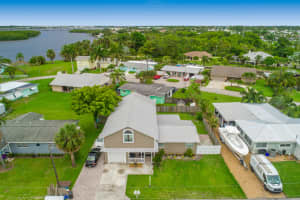 35 SW Cabana Point Cir, Stuart, FL 34994, Sold 01/30/19