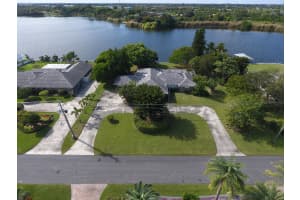 3865 S Lake Dr, Boynton Beach, FL 33435, Sold 06/04/20