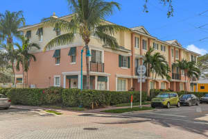 240 NE 2nd St, Delray Beach, FL 33444, Sold 06/10/19
