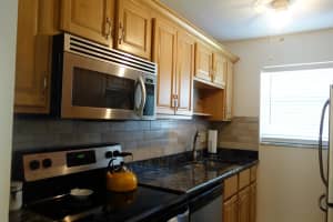 7228 W Oakridge Cir, Lake Worth, FL 33462, Sold 07/31/19