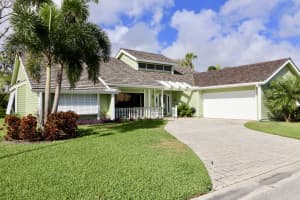 10370 SE Jupiter Narrows Dr, Hobe Sound, FL 33455, Sold 02/22/19