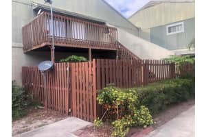 36 N Crossings Cir, Boynton Beach, FL 33435, Sold 10/01/20