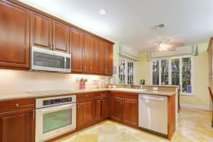 106 Las Brisas Cir, Hypoluxo, FL 33462, Sold 12/12/19