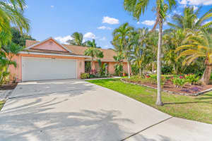 9208 SE Gettysburg Ct, Hobe Sound, FL 33455, Sold 04/15/19