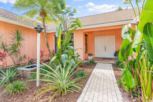 9208 SE Gettysburg Ct, Hobe Sound, FL 33455, Sold 04/15/19