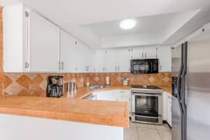 3975 Village Dr, Delray Beach, FL 33445, Sold 05/10/19