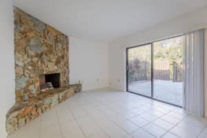 2811 Stoneway Ln APT C, Fort Pierce, FL 34982, Sold 04/12/19