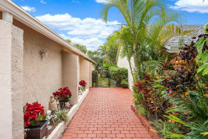9175 Pine Springs Dr, Boca Raton, FL 33428, Sold 04/22/19