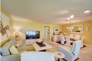 1024 S Oakridge Cir, Lantana, FL 33462, Sold 04/08/19