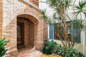 825 NE 1st St, Delray Beach, FL 33483, Sold 12/07/20