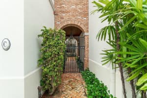 825 NE 1st St, Delray Beach, FL 33483, Sold 12/07/20