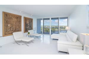 2295 S Ocean Blvd, Palm Beach, FL 33480, Sold 10/23/20