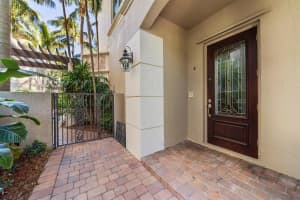 921 Osceola Dr, Boca Raton, FL 33432, Sold 05/02/19