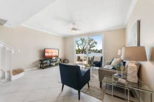 902 Jeffery St, Boca Raton, FL 33487, Sold 06/21/19