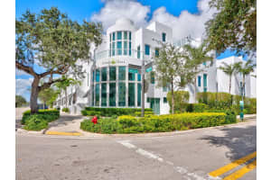 777 NE 4th Ave, Fort Lauderdale, FL 33304, Sold 04/17/19