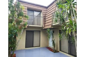 1458 N Lawnwood Cir #27d, Fort Pierce, FL 34950, Sold 04/18/19