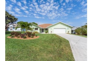 8608 SE Woodwind St, Hobe Sound, FL 33455, Sold 04/26/19