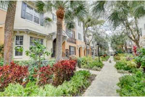 325 W Mallory Cir, Delray Beach, FL 33483, Sold 05/14/19