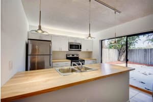 806 Blue Ridge Cir, West Palm Beach, FL 33409, Sold 04/01/19