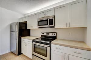 806 Blue Ridge Cir, West Palm Beach, FL 33409, Sold 04/01/19