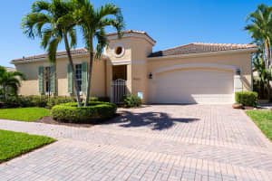 9555 E Maiden Ct, Vero Beach, FL 32963, Sold 08/08/19