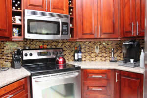 342 Bridgeton Rd, Weston, FL 33326, Sold 04/30/19