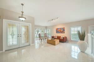 9292 Lakeside Ln, Boynton Beach, FL 33437, Sold 08/19/19