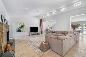 2103 Bay Dr, Pompano Beach, FL 33062, Sold 01/09/20