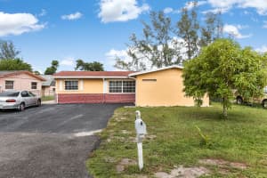 684 Snead Cir, West Palm Beach, FL 33413, Sold 06/06/19