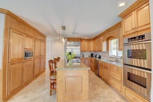 800 Coventry St, Boca Raton, FL 33487, Sold 05/01/20