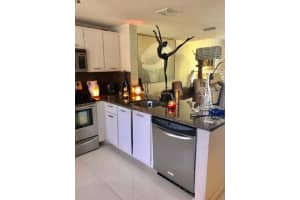 984 Jeffery St, Boca Raton, FL 33487, Sold 08/09/19