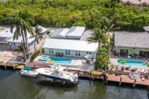 136 Periwinkle Dr, Hypoluxo, FL 33462, Sold 11/07/19